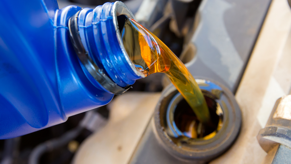 What Engine Oil Does Your Car Need? Scrap Car Comparison
